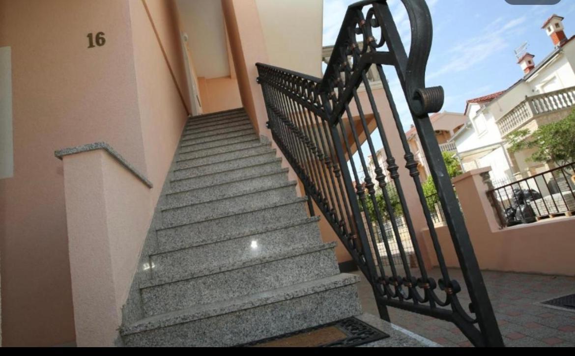 Villa Nera Vodice Exteriör bild